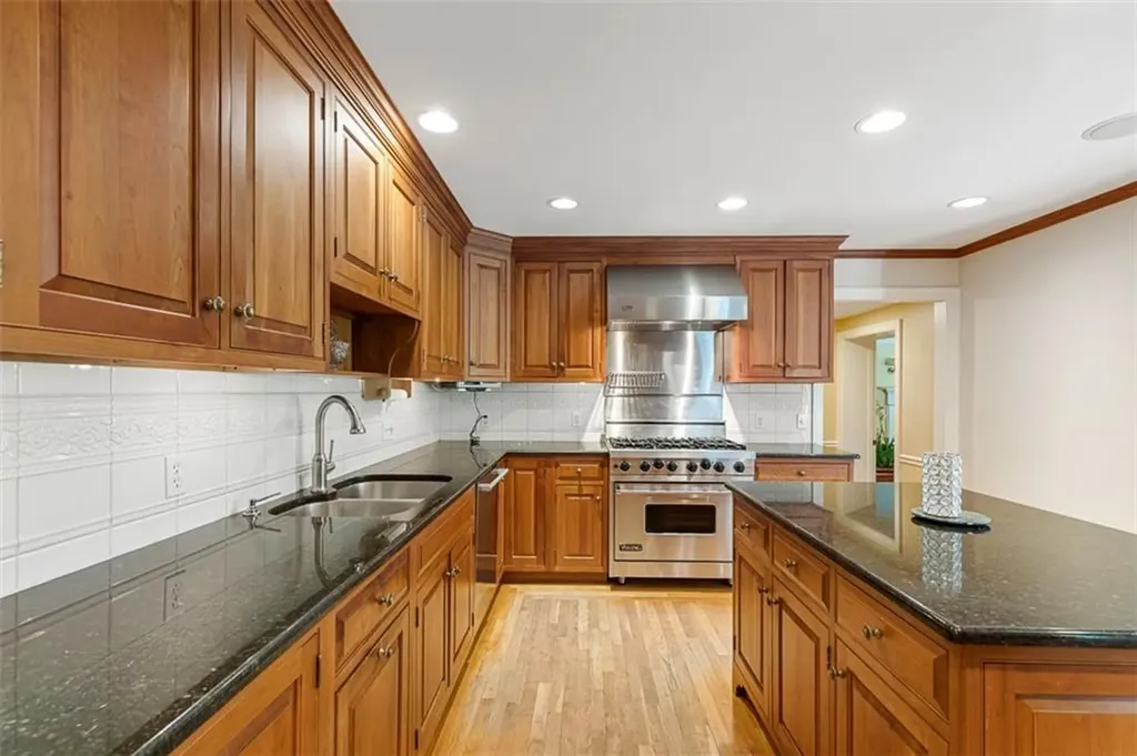 340 Newman Avenue East Providence RI 02916