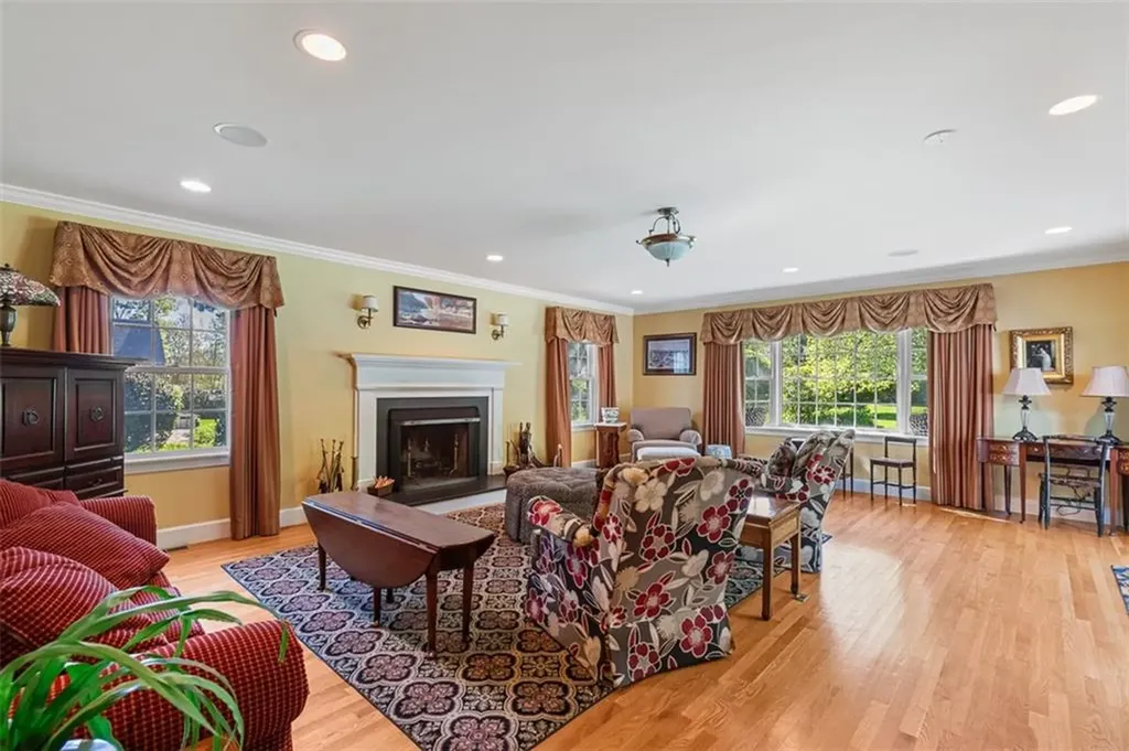340 Newman Avenue East Providence RI 02916