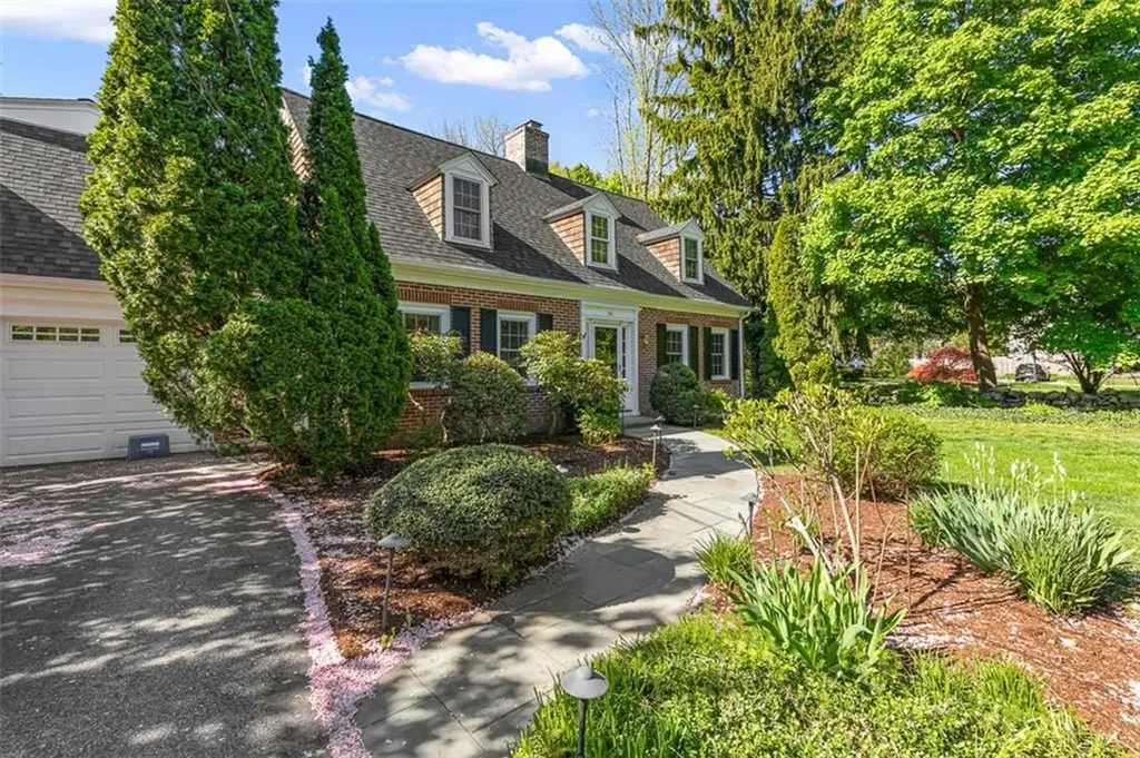 340 Newman Avenue East Providence RI 02916