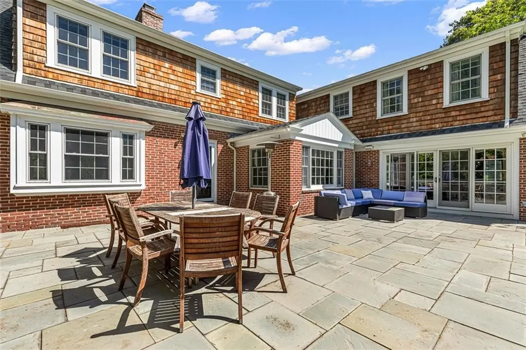 340 Newman Avenue East Providence RI 02916