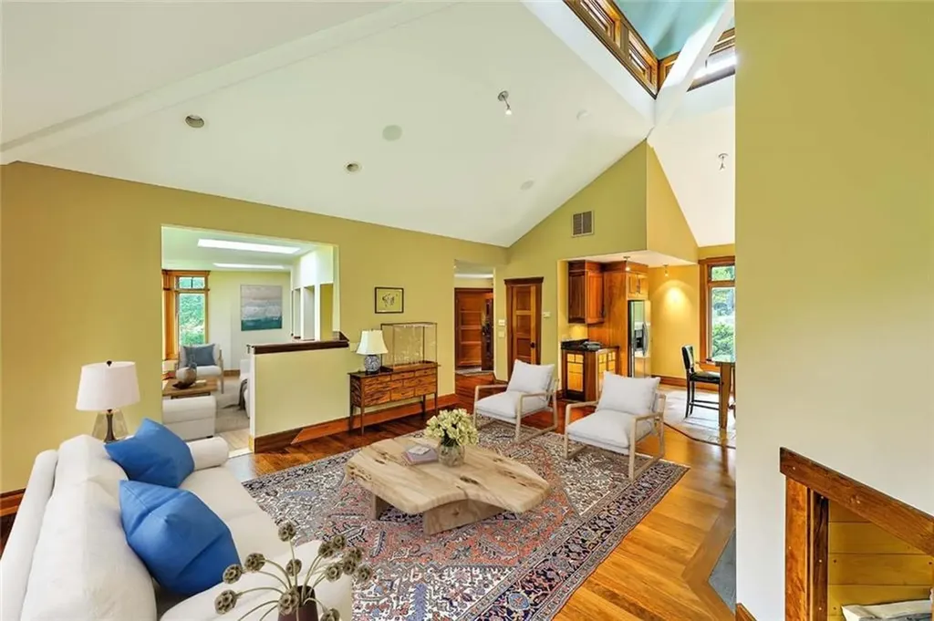 13 No Bottom Ridge Westerly RI 02891