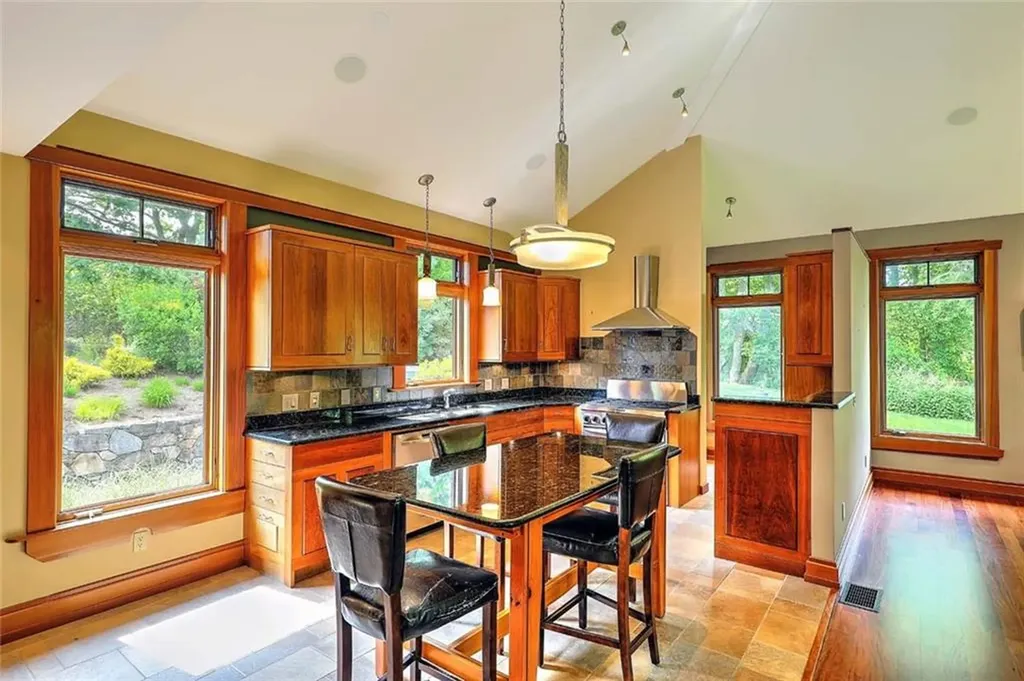 13 No Bottom Ridge Westerly RI 02891