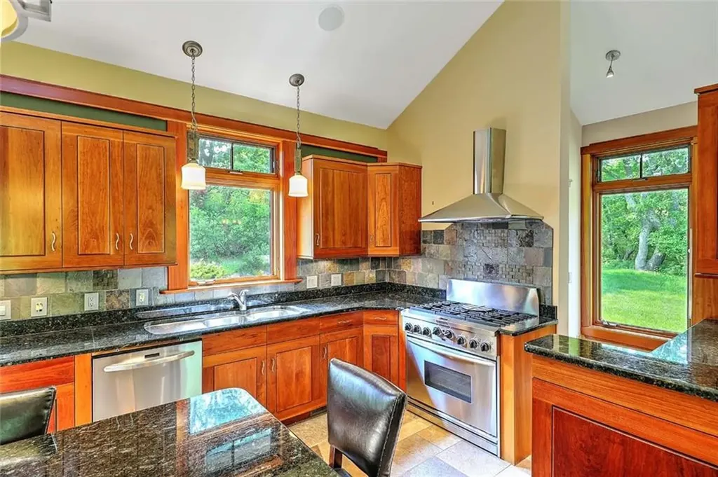 13 No Bottom Ridge Westerly RI 02891