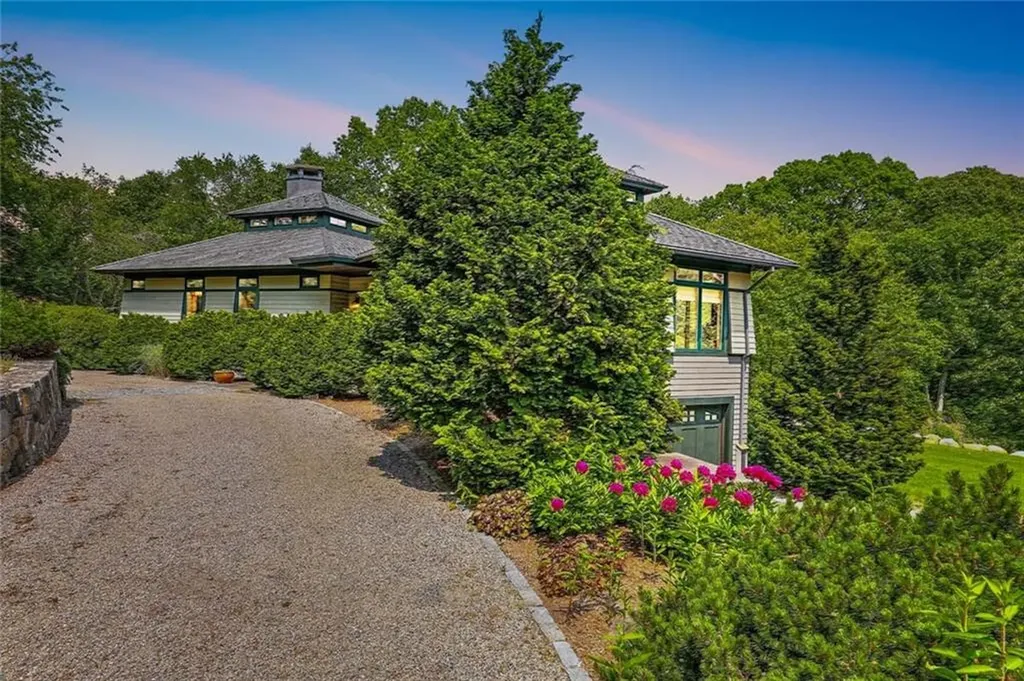 13 No Bottom Ridge Westerly RI 02891