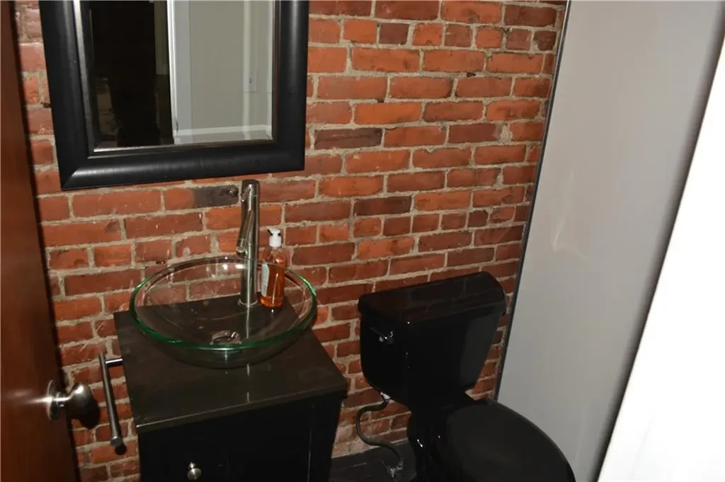 11 17 Peck Street Providence RI 02903