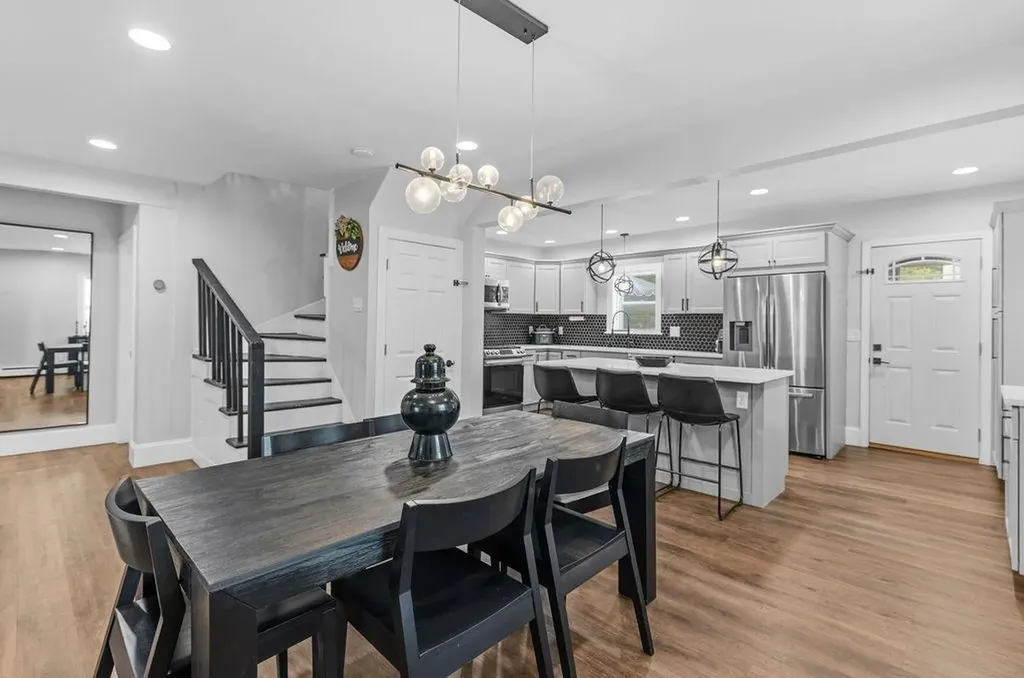 102 Sayles Avenue Warwick RI 02889