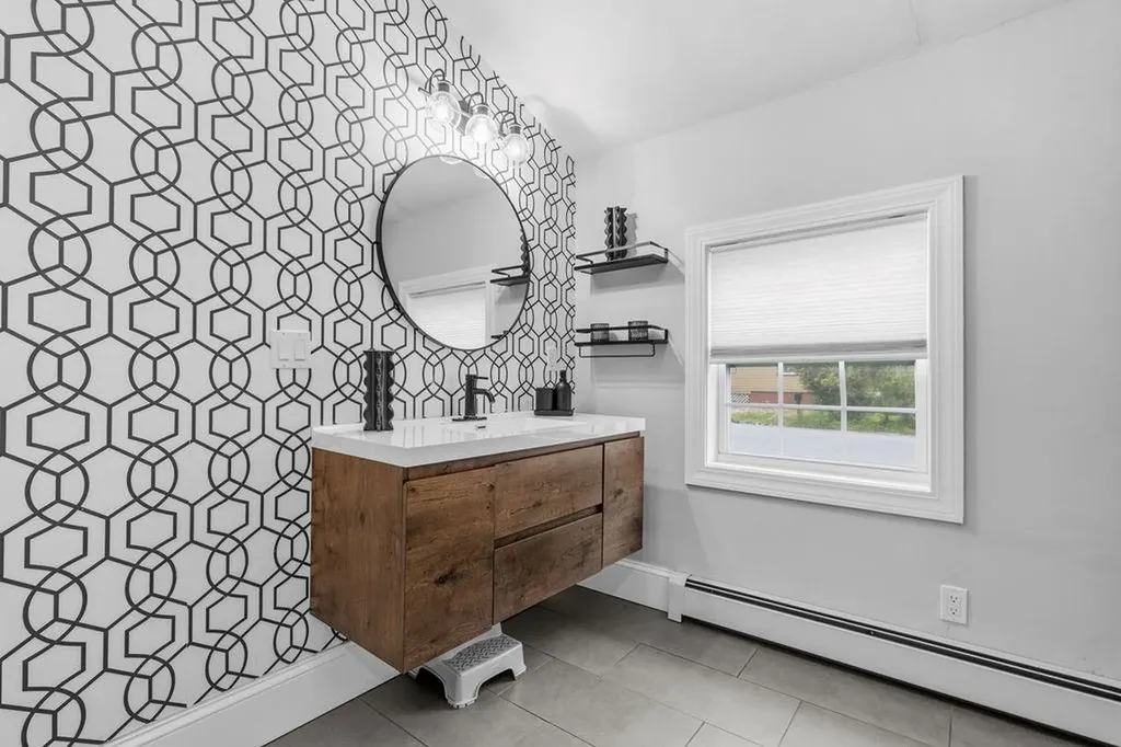 102 Sayles Avenue Warwick RI 02889