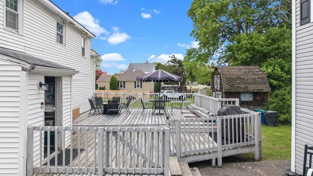 102 Sayles Avenue Warwick RI 02889
