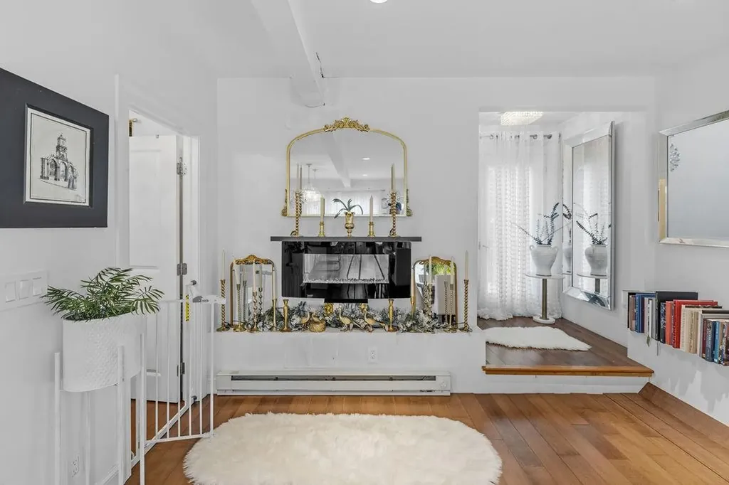 102 Sayles Avenue Warwick RI 02889
