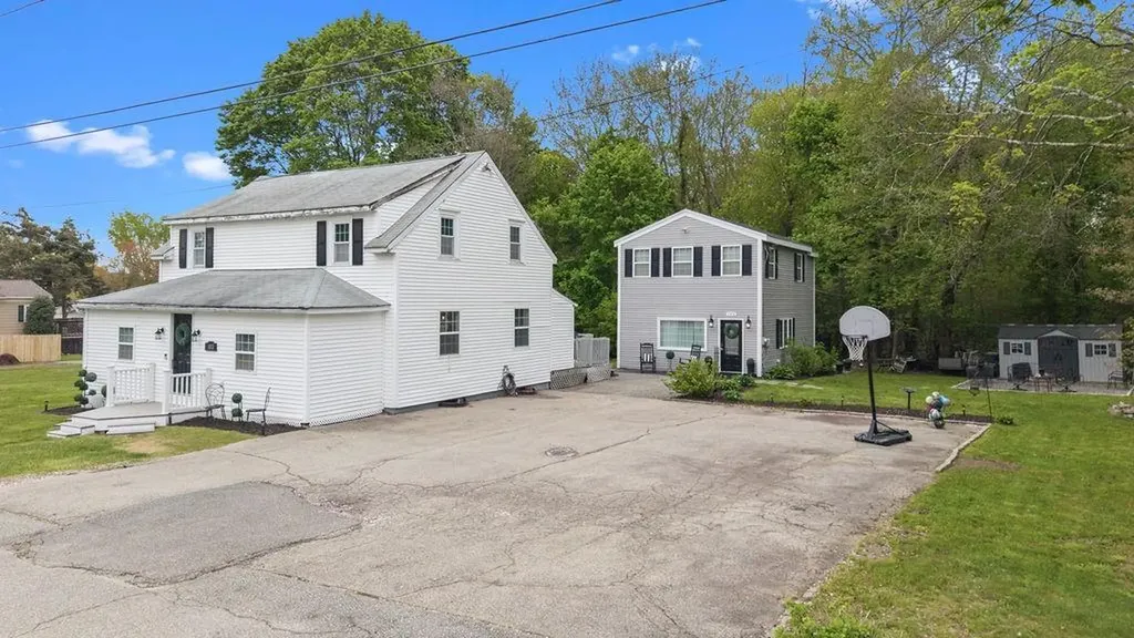 102 Sayles Avenue Warwick RI 02889