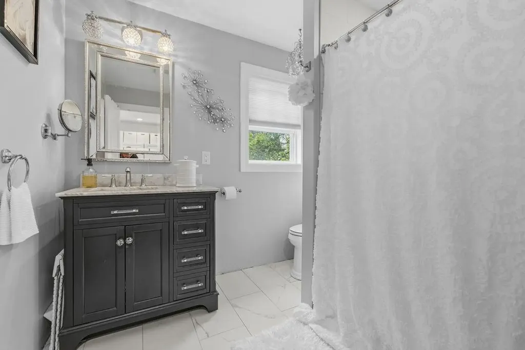 102 Sayles Avenue Warwick RI 02889