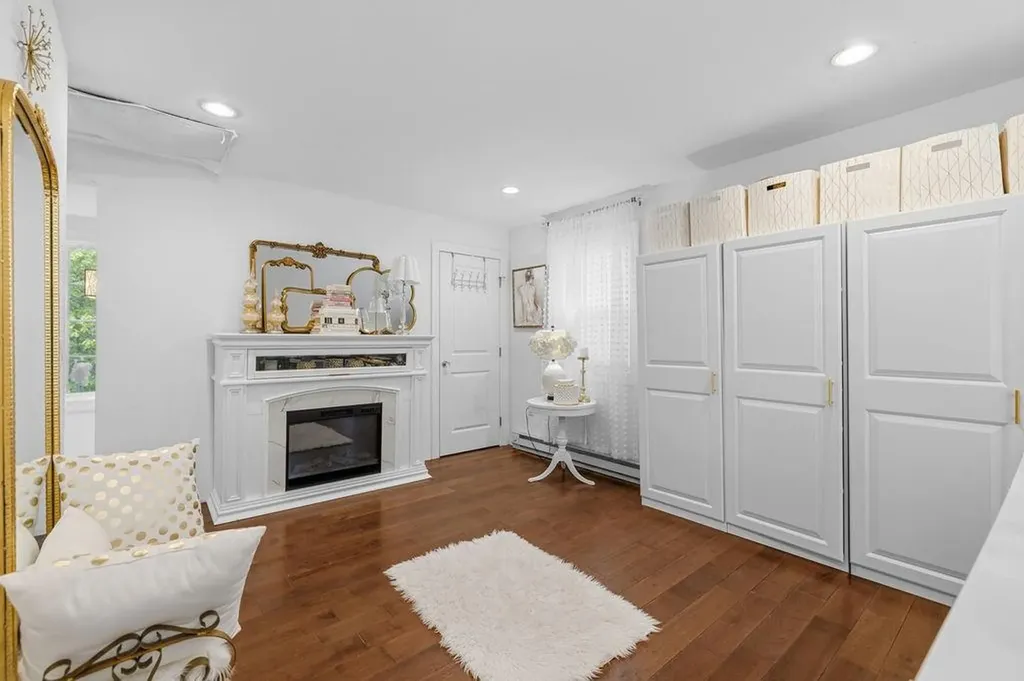 102 Sayles Avenue Warwick RI 02889