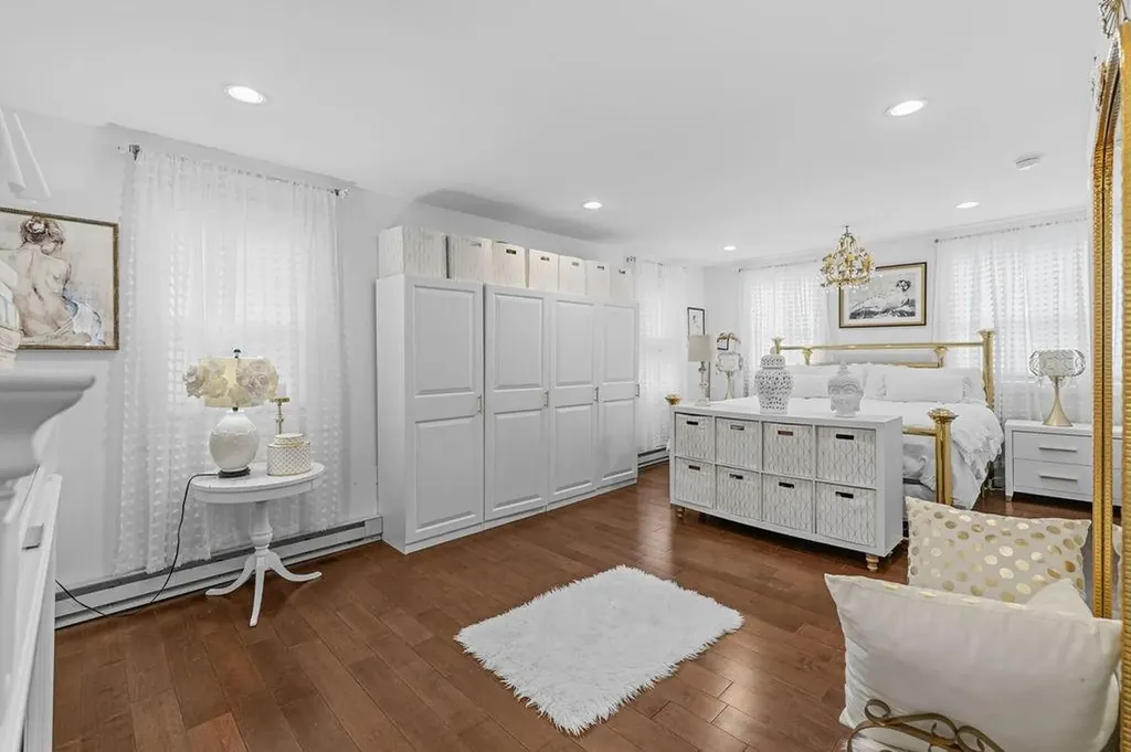 102 Sayles Avenue Warwick RI 02889