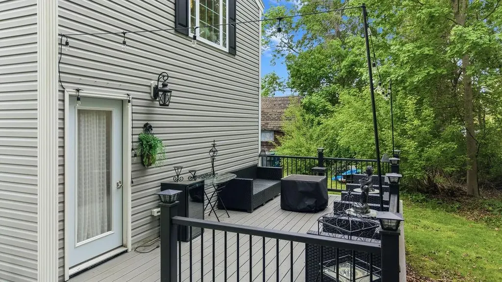 102 Sayles Avenue Warwick RI 02889
