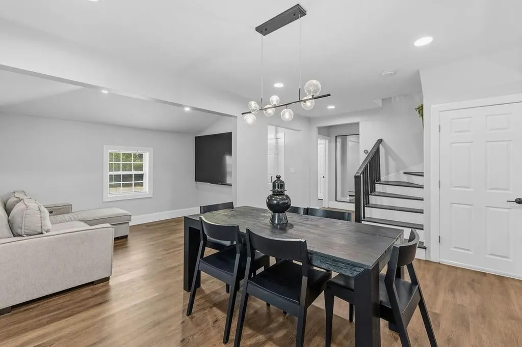 102 Sayles Avenue Warwick RI 02889
