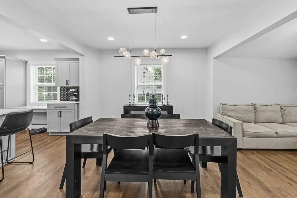 102 Sayles Avenue Warwick RI 02889