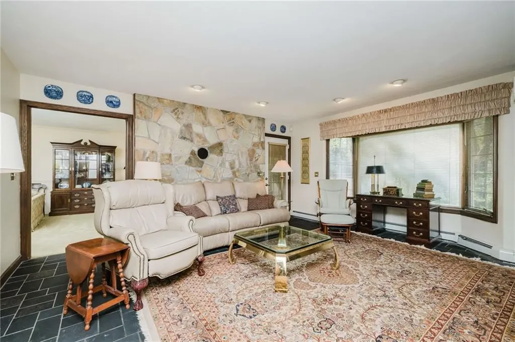 191 Fairway Drive Seekonk MA 02771