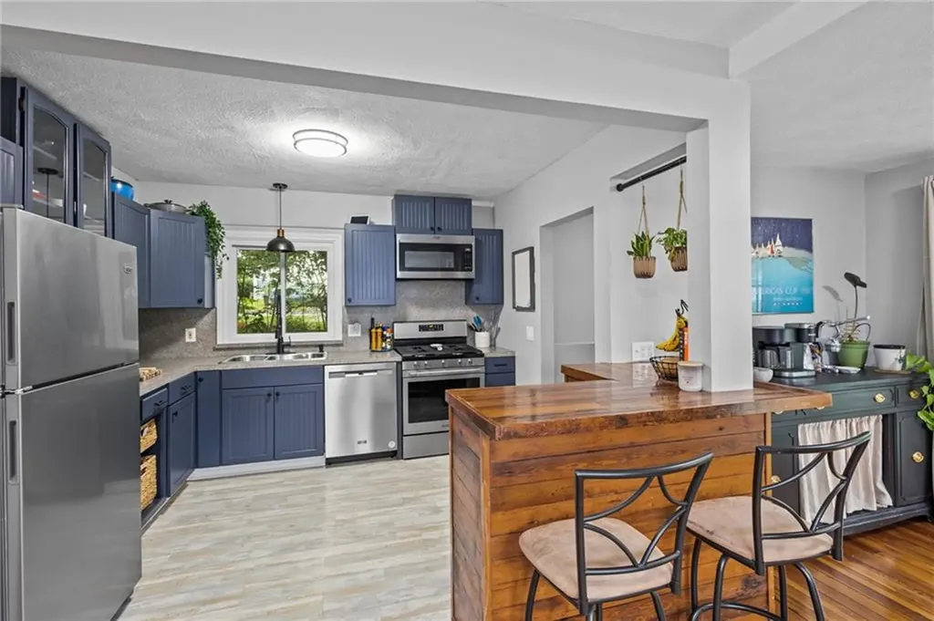 96 Abbey Avenue Warwick RI 02888