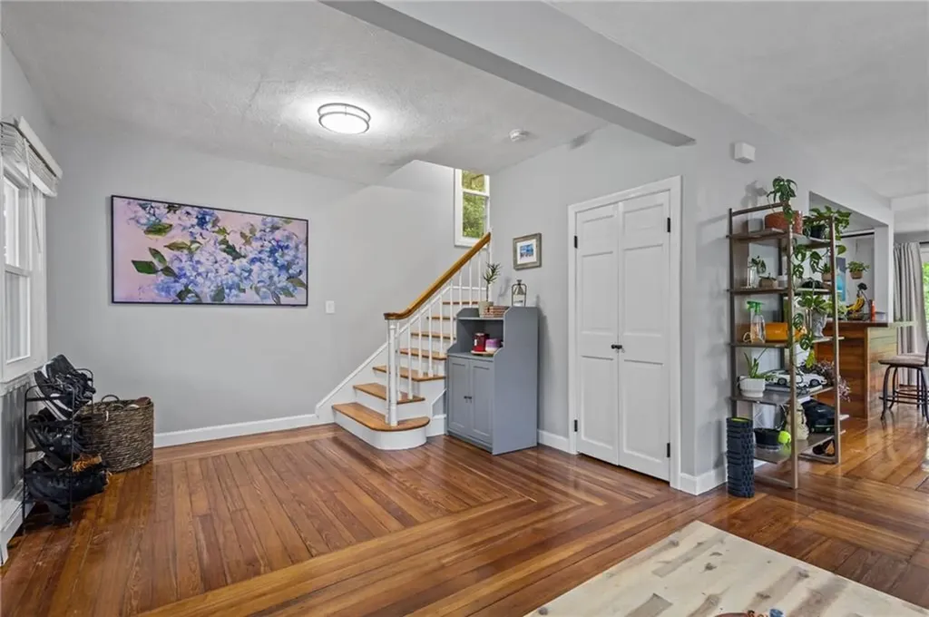 96 Abbey Avenue Warwick RI 02888
