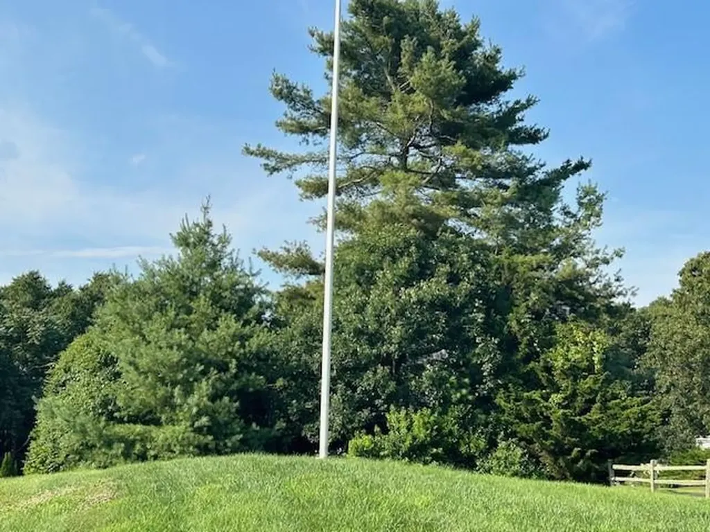 18 No Bottom Ridge Westerly RI 02891