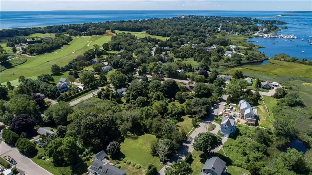6 Fox Run Westerly RI 02891