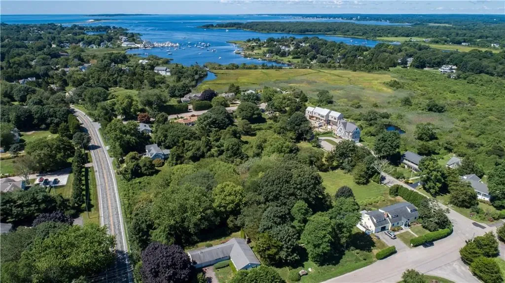 6 Fox Run Westerly RI 02891