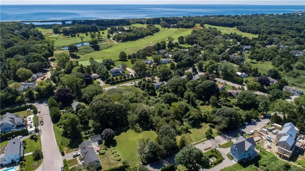 6 Fox Run Westerly RI 02891