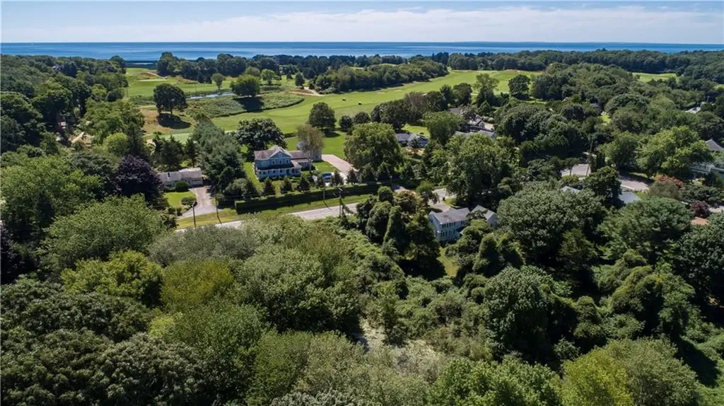 6 Fox Run Westerly RI 02891