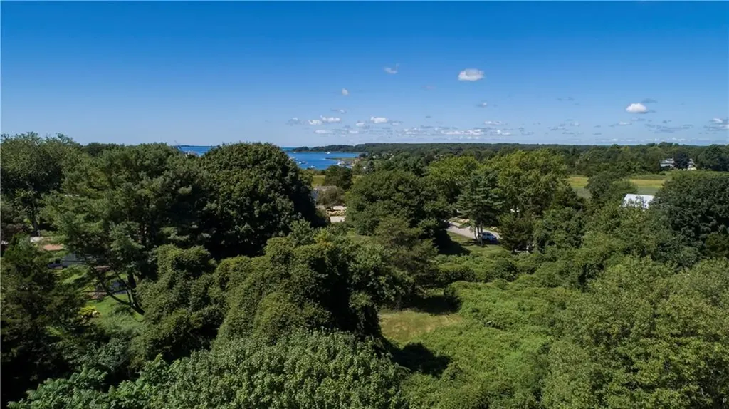 6 Fox Run Westerly RI 02891
