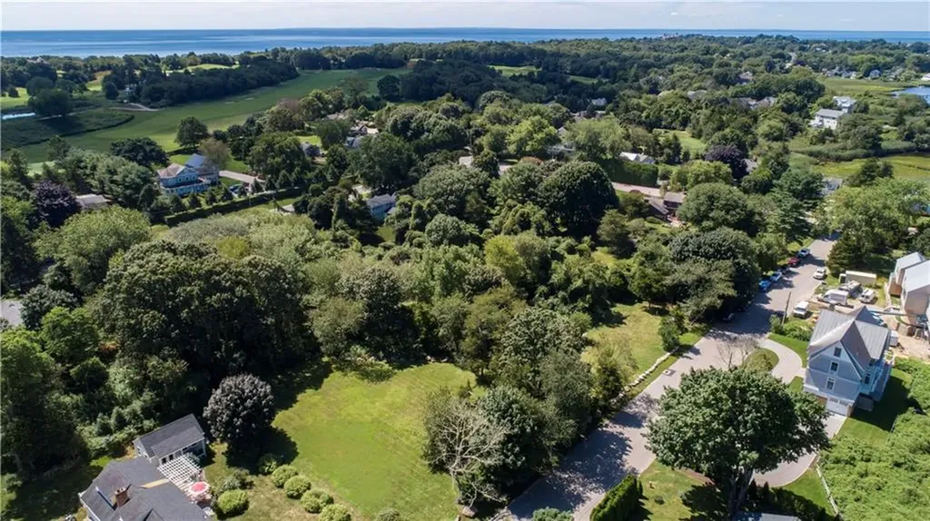 6 Fox Run Westerly RI 02891
