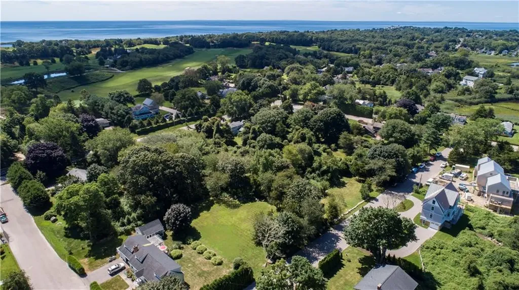 6 Fox Run Westerly RI 02891