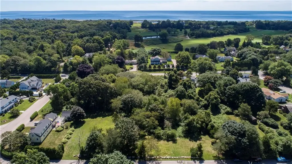 6 Fox Run Westerly RI 02891