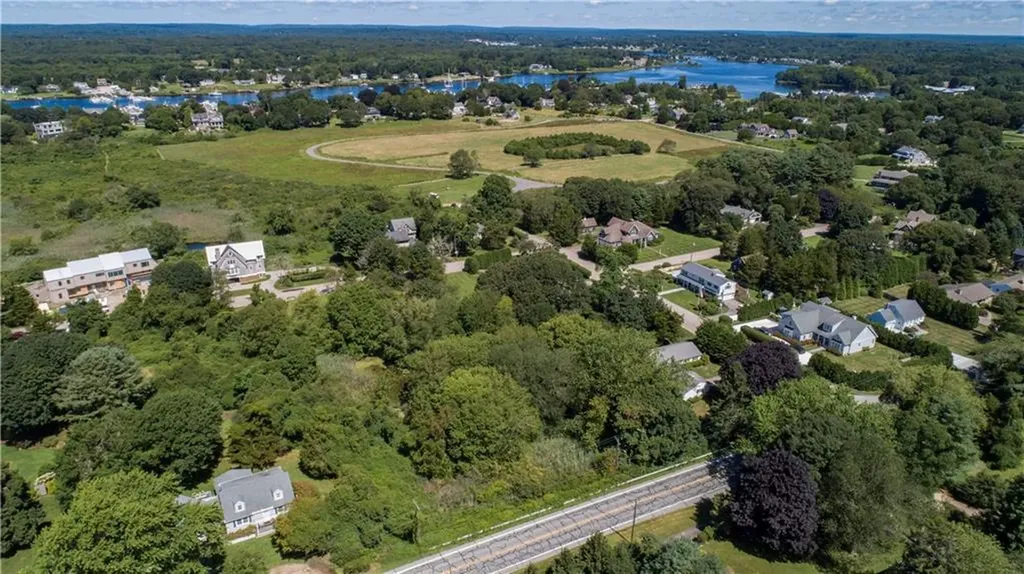 6 Fox Run Westerly RI 02891
