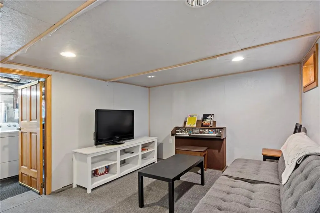185 Ottawa Avenue Warwick RI 02889