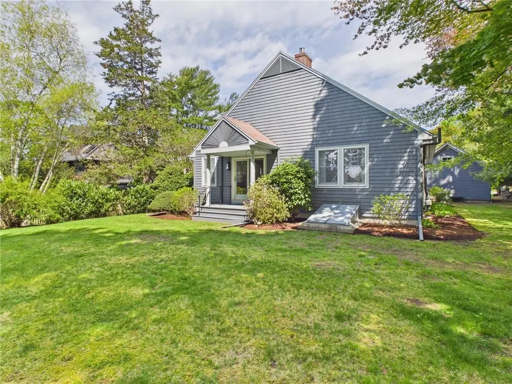 30 Forest Road W Bristol RI 02809