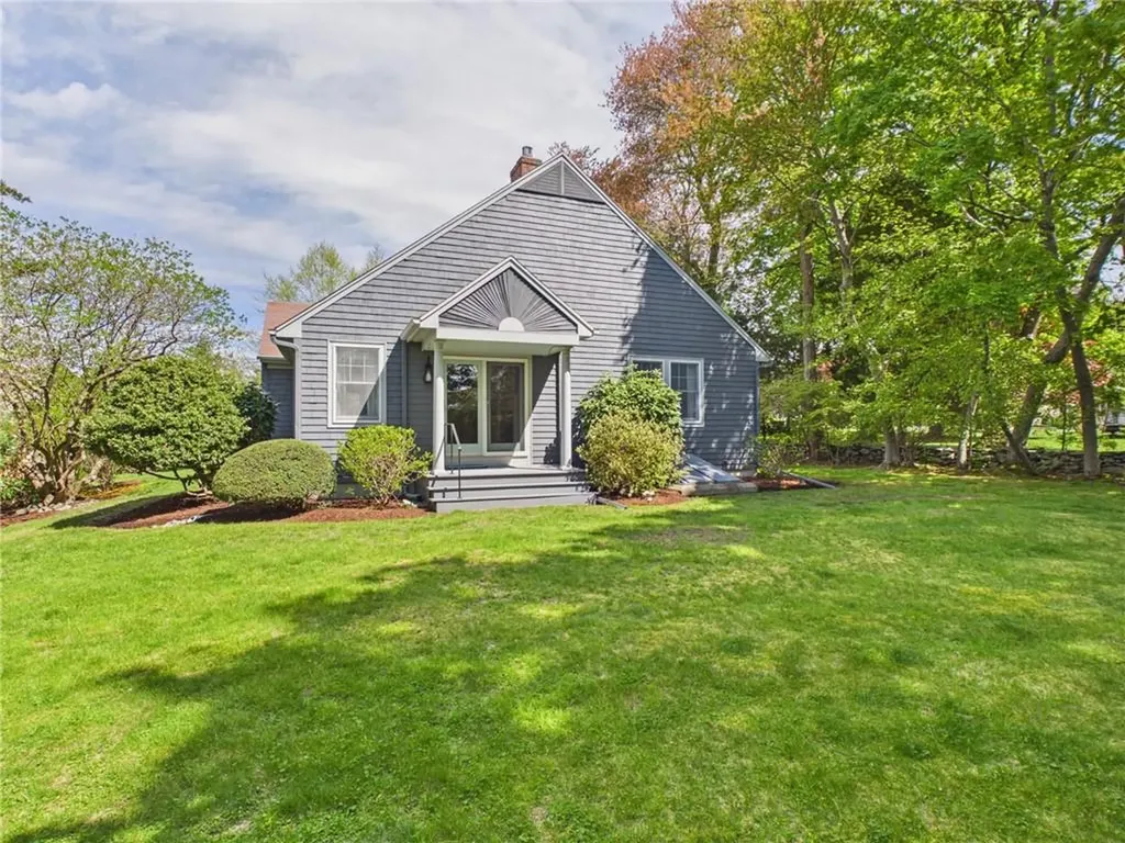 30 Forest Road W Bristol RI 02809