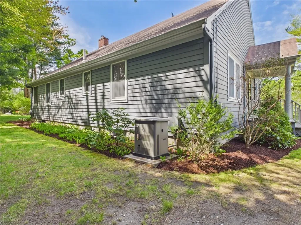 30 Forest Road W Bristol RI 02809