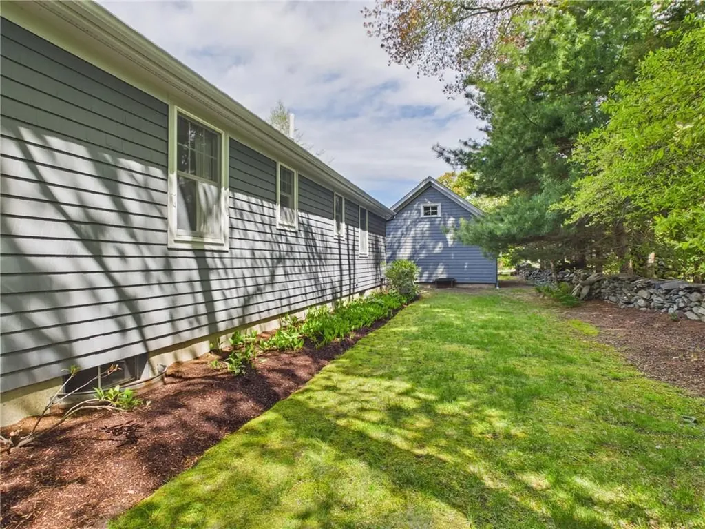 30 Forest Road W Bristol RI 02809