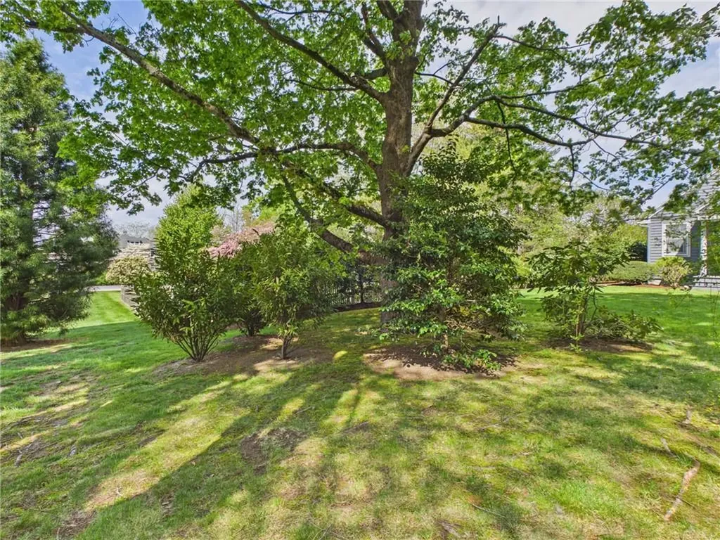 30 Forest Road W Bristol RI 02809