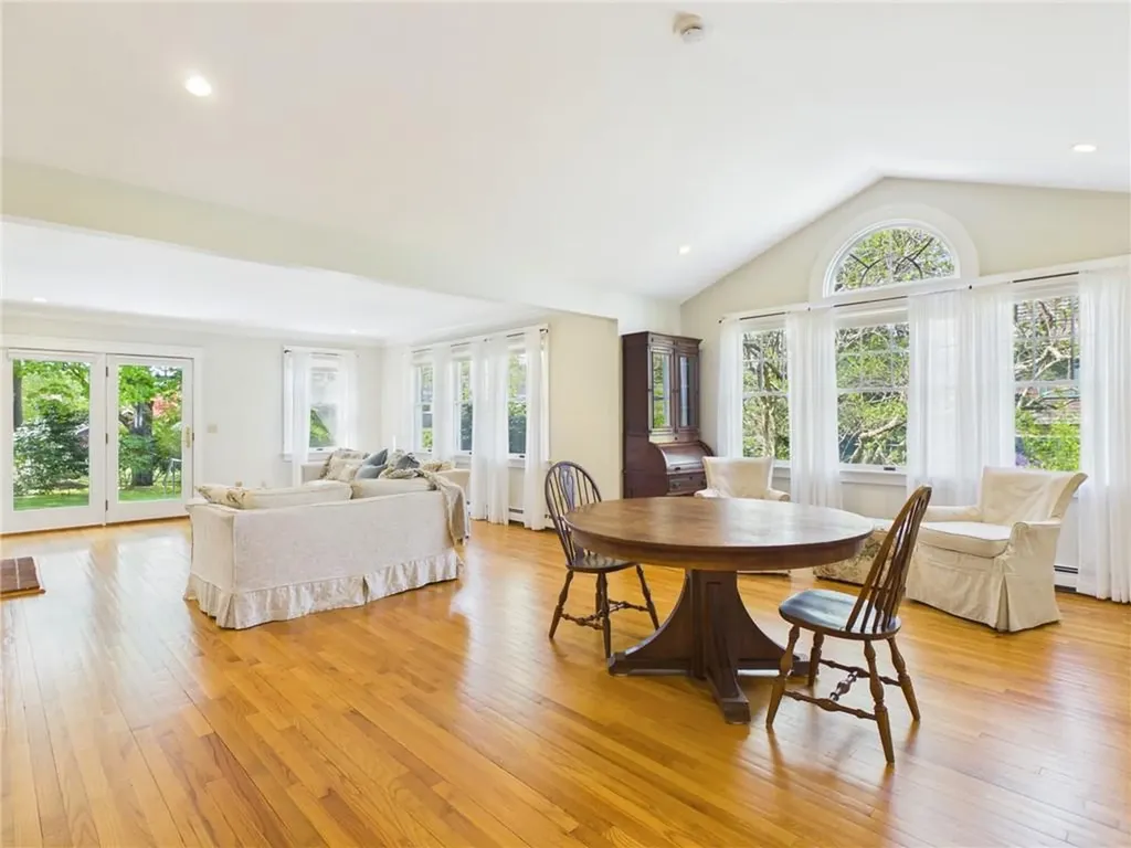 30 Forest Road W Bristol RI 02809