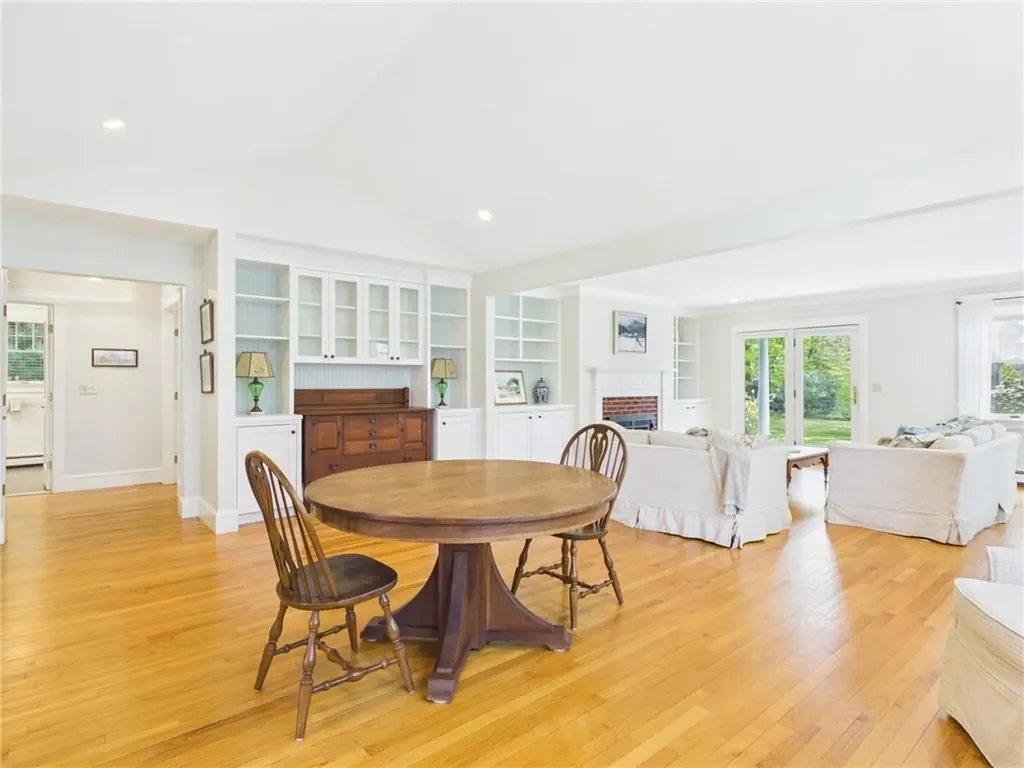 30 Forest Road W Bristol RI 02809