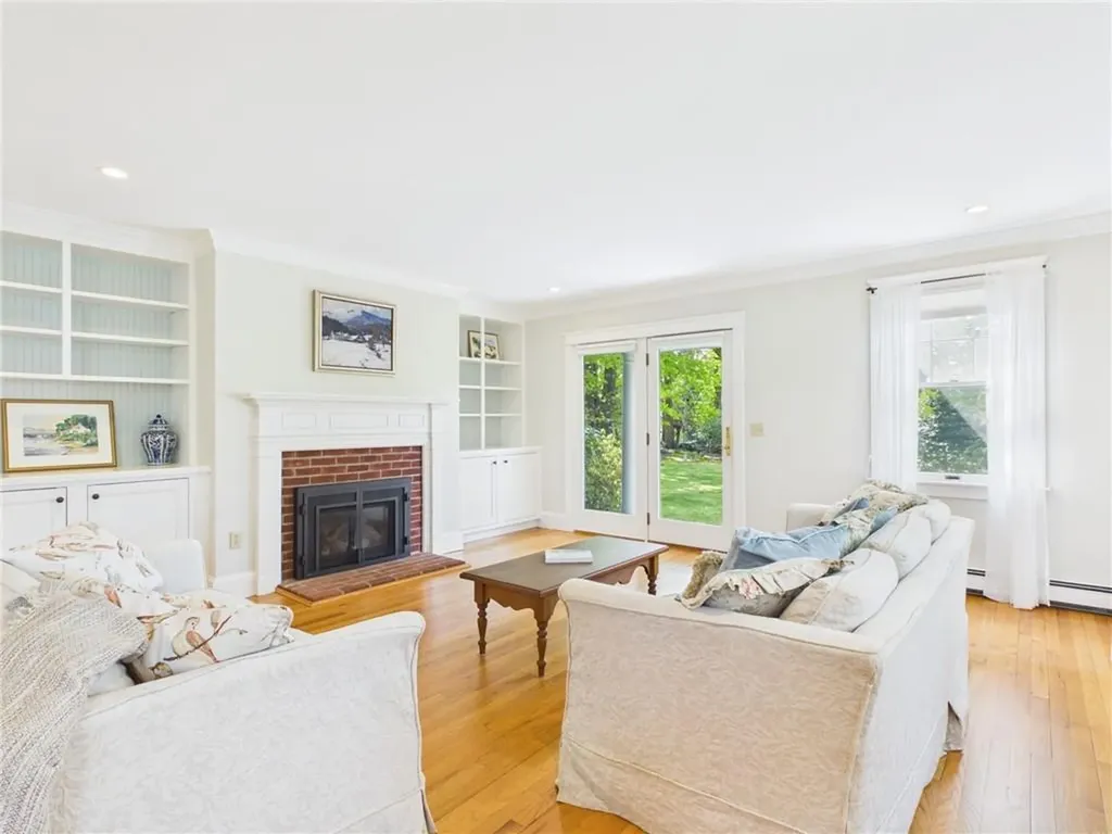 30 Forest Road W Bristol RI 02809