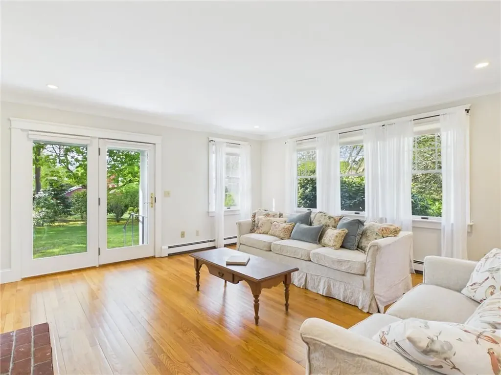 30 Forest Road W Bristol RI 02809
