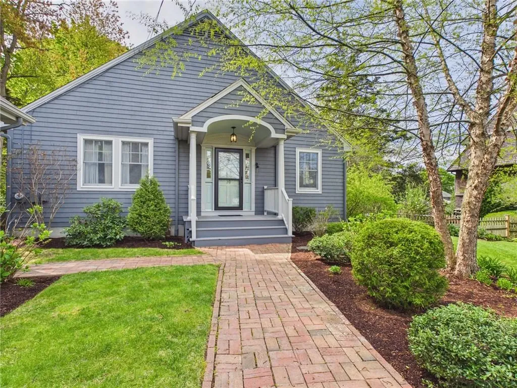 30 Forest Road W Bristol RI 02809