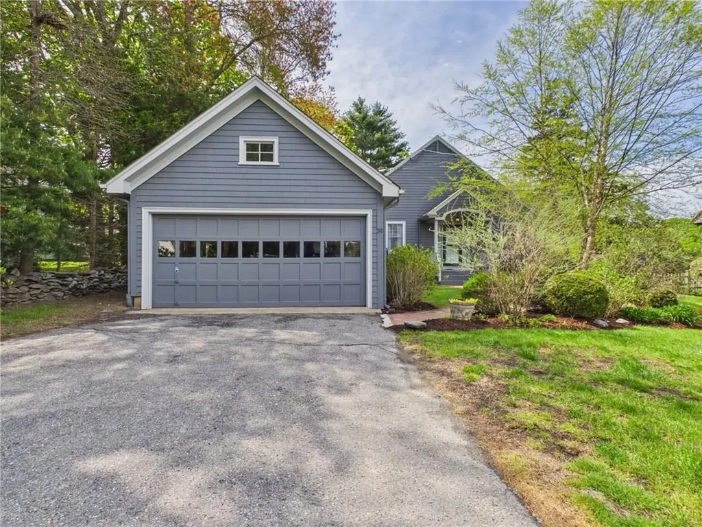 30 Forest Road W Bristol RI 02809