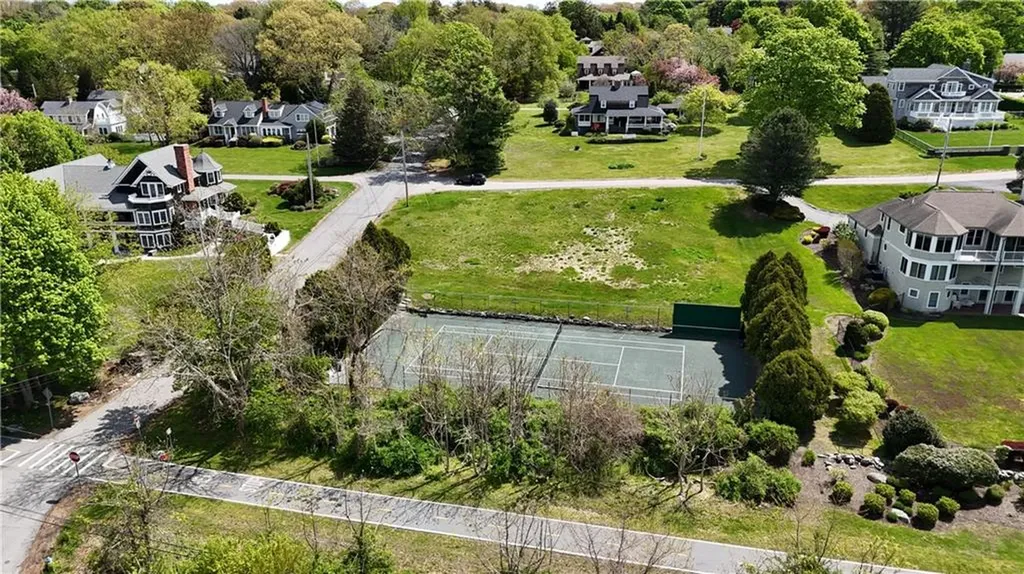 30 Forest Road W Bristol RI 02809
