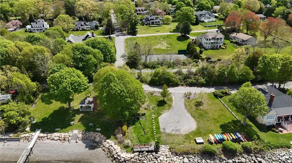 30 Forest Road W Bristol RI 02809