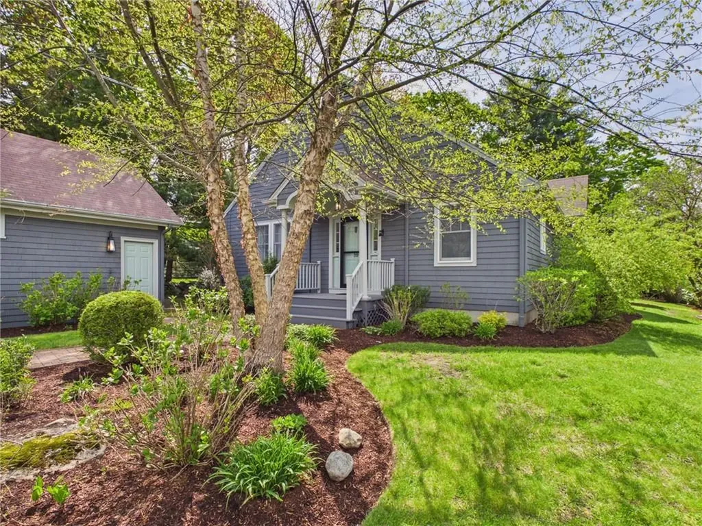 30 Forest Road W Bristol RI 02809