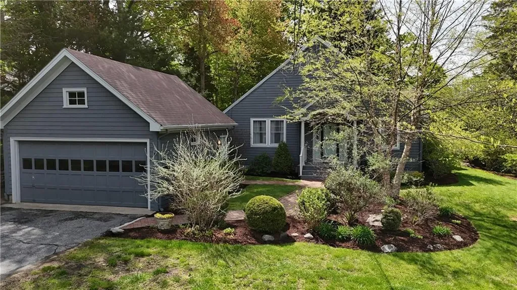 30 Forest Road W Bristol RI 02809
