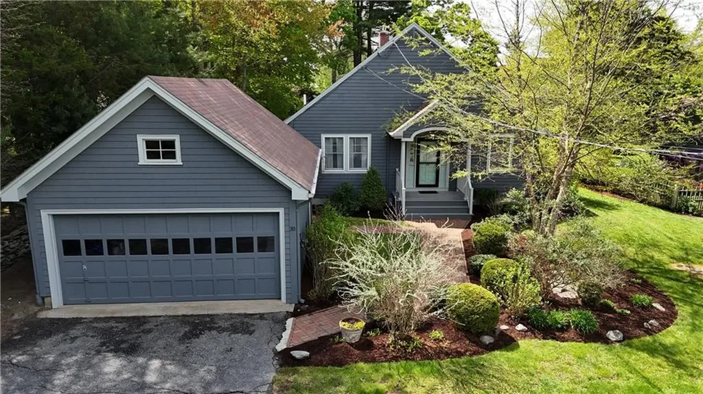 30 Forest Road W Bristol RI 02809
